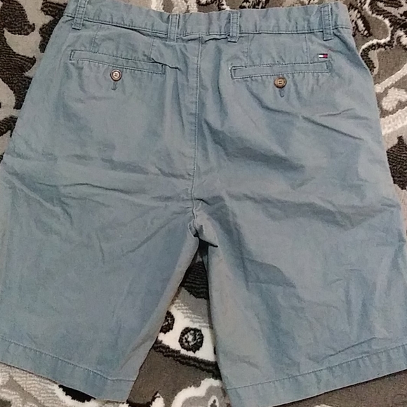 Tommy Hilfiger shorts GUC - Picture 2 of 3